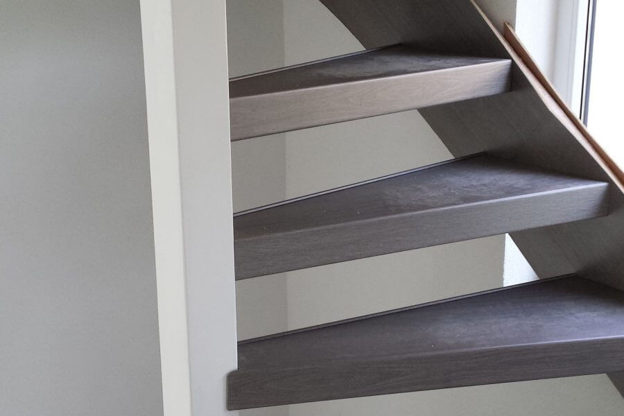 overzettreden van laminaat op trap gerenoveerd